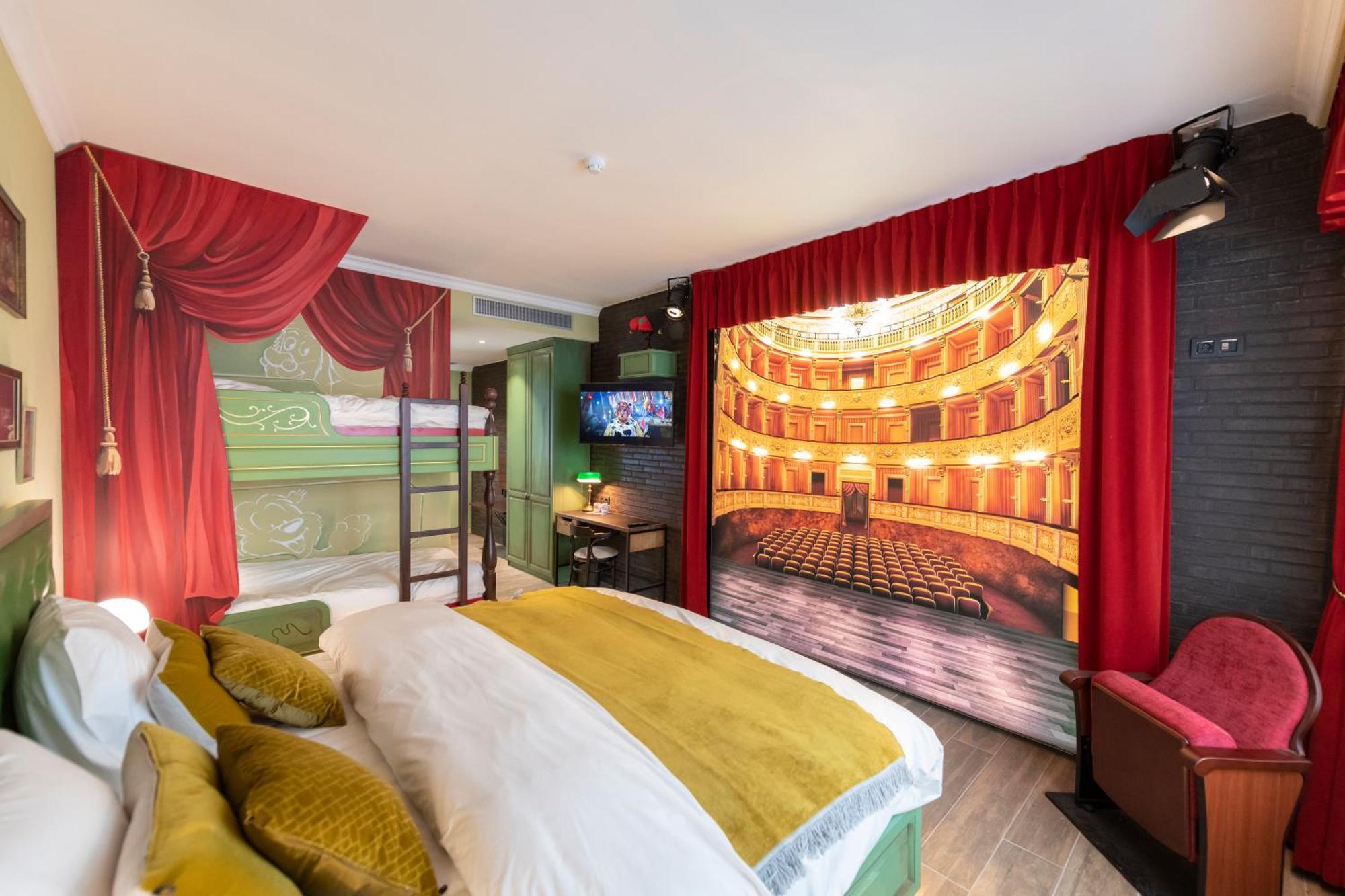 Theater Hotel دي بان المظهر الخارجي الصورة
