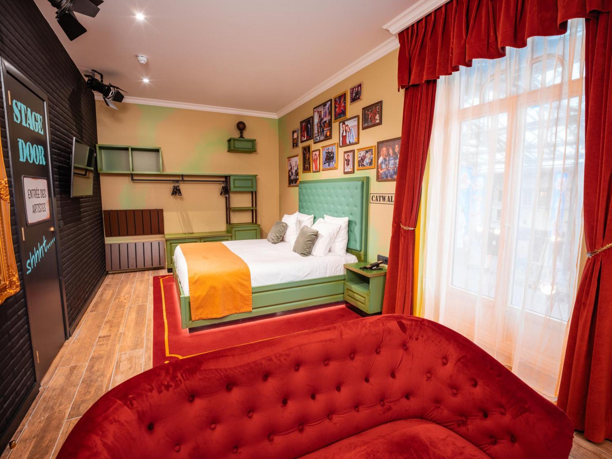 Theater Hotel دي بان المظهر الخارجي الصورة