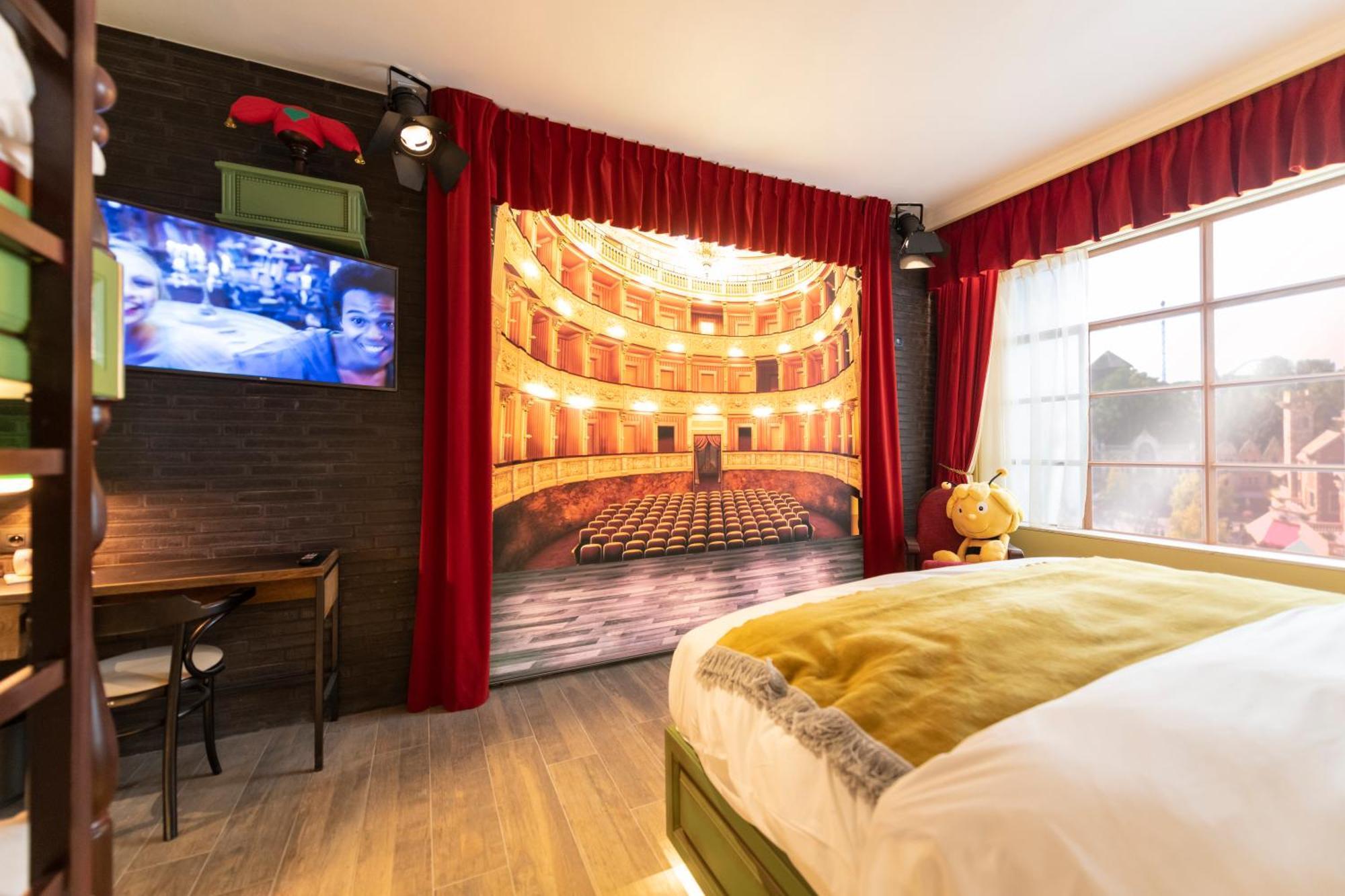 Theater Hotel دي بان المظهر الخارجي الصورة